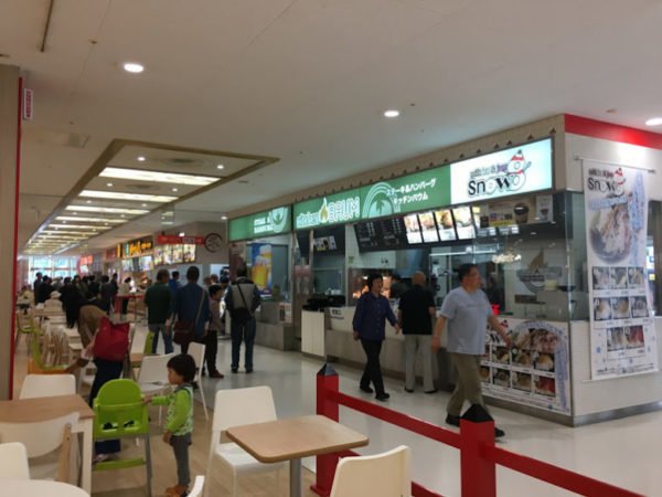 ミナーラ内のフードコート