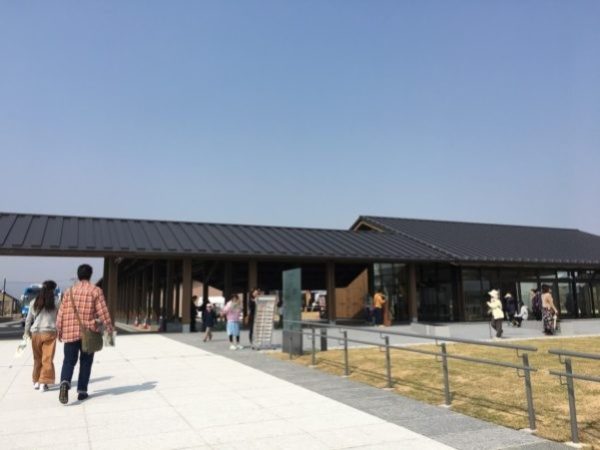 天平つどい館外観