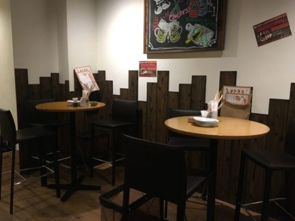 オオミヤバル店内４