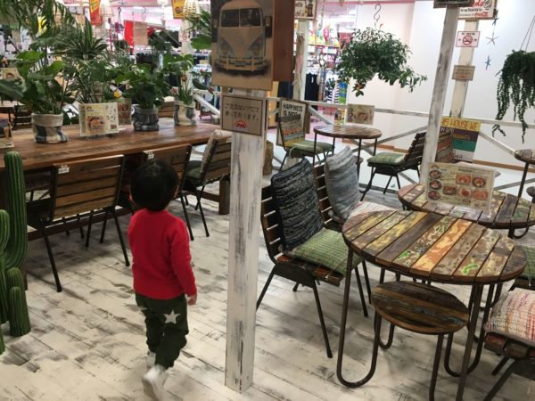 レインボーカフェの店内