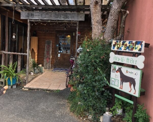 ブリーダーカフェの外観2