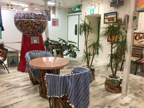 レインボーカフェの店内2