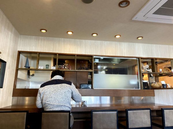 TENKI CAFE(旧:天喜)の店内(カウンター席)