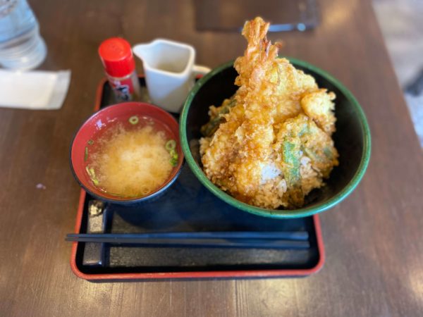 TENKI CAFE(旧:天喜)の特盛り天丼