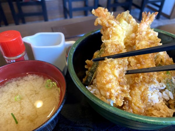 TENKI CAFE(旧:天喜)の特盛り天丼