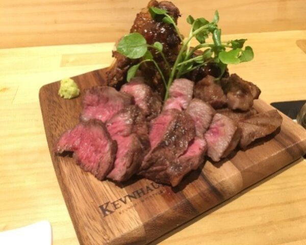オオミヤバルの肉料理写真