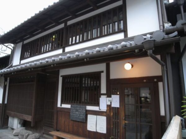 カナカナ外観
