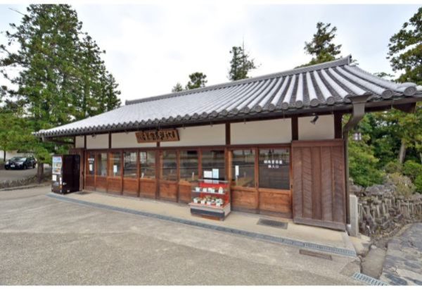 東大寺絵馬堂茶屋外観