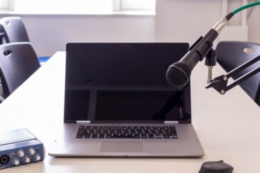 初心者からのVtuberへのなり方は?必要経費やアバターに必要なものをご紹介